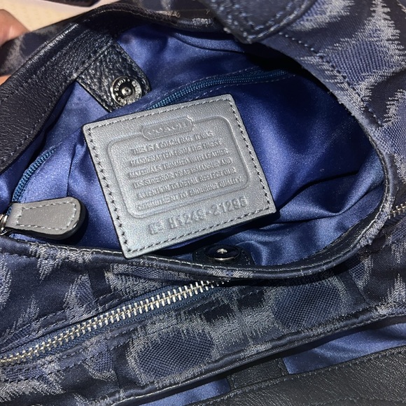 COACH Textured leather Hobo style shoulder bag with 2 hang tags - Picture 6 of 14